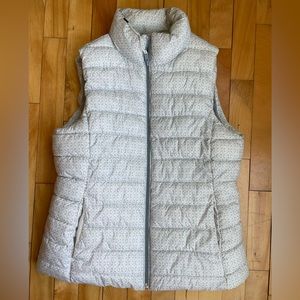 GAP white and gray puffer vest. Size small
